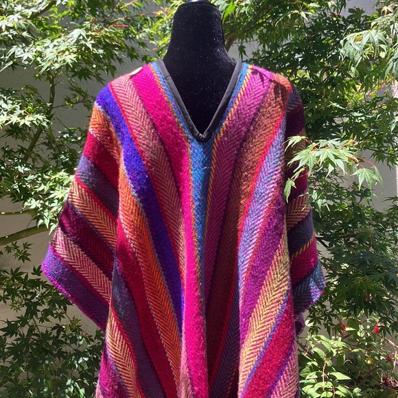 100% Wool Unisex Zapotec Mexican Poncho, One Size - Picture 14 of 16